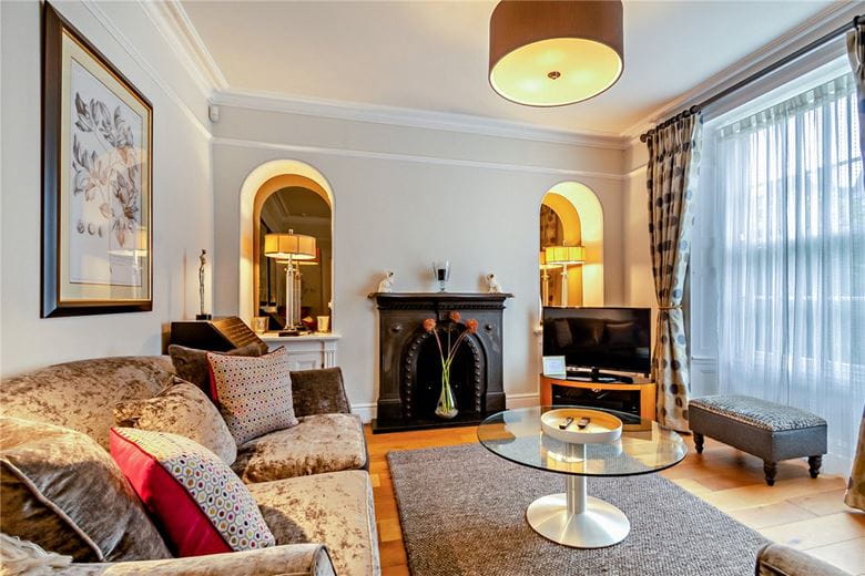 3 bedroom house, Belford Place, Harrogate HG1 - Sold STC
