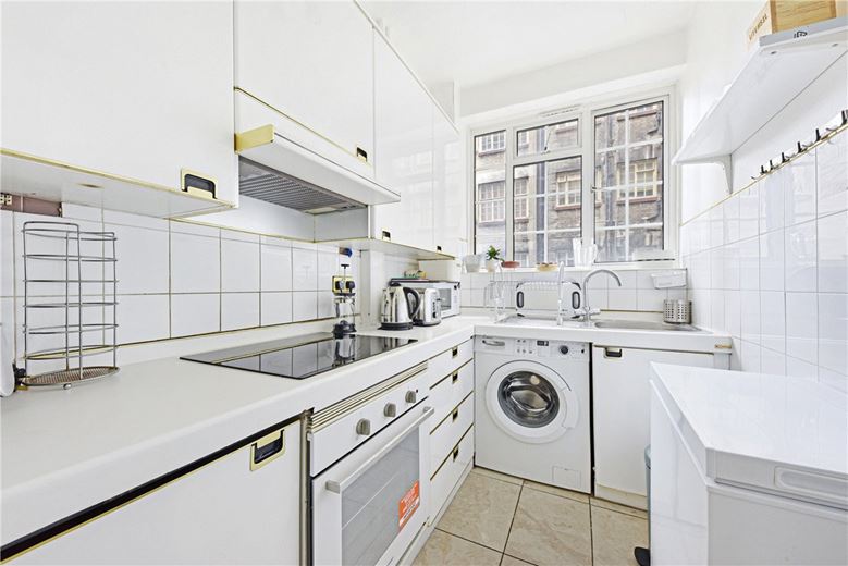 1 bedroom flat, Kensington High Street, London W14 - Available