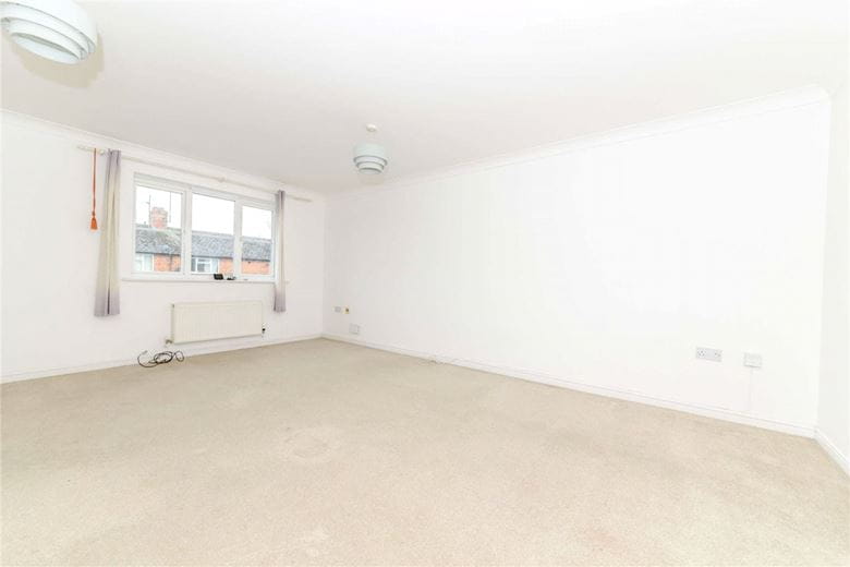 2 bedroom flat, St. Michaels Road, Newbury RG14 - Sold STC