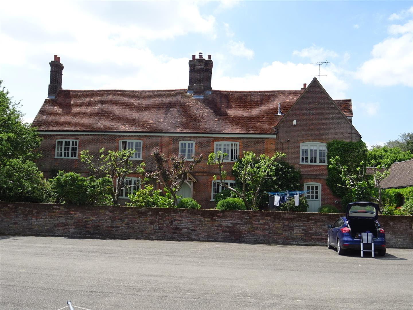 Outdoor view of house