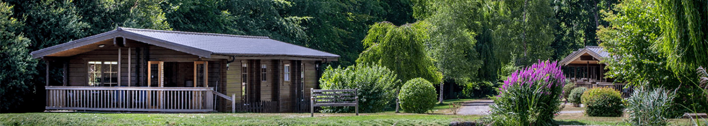 Lodge in a spacious green area