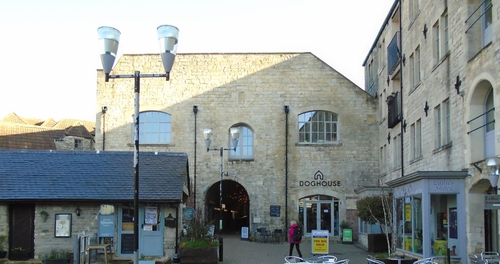 1,518 Sq Ft , 10 Kingston Road BA15 - Available