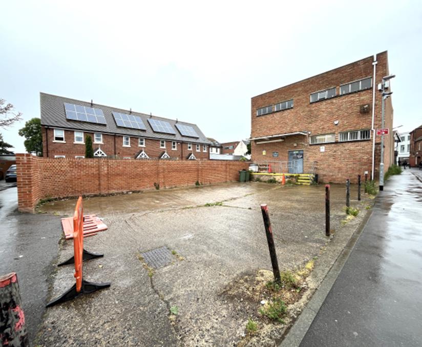 7,242 to 9,206 Sq Ft , 32-33 Market Place RG40 - Available