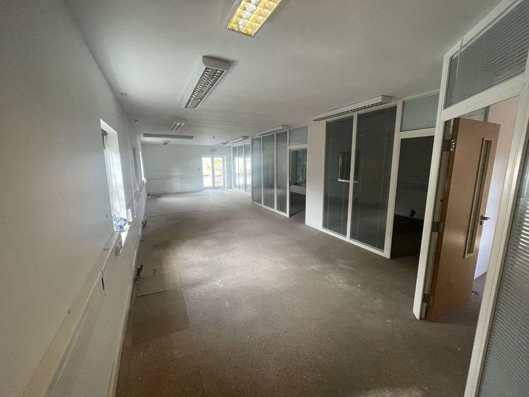 6,004 Sq Ft , 2A Church Square TA1 - Available