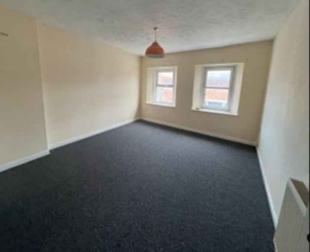 947 Sq Ft , 24 Regent Street BS23 - Available