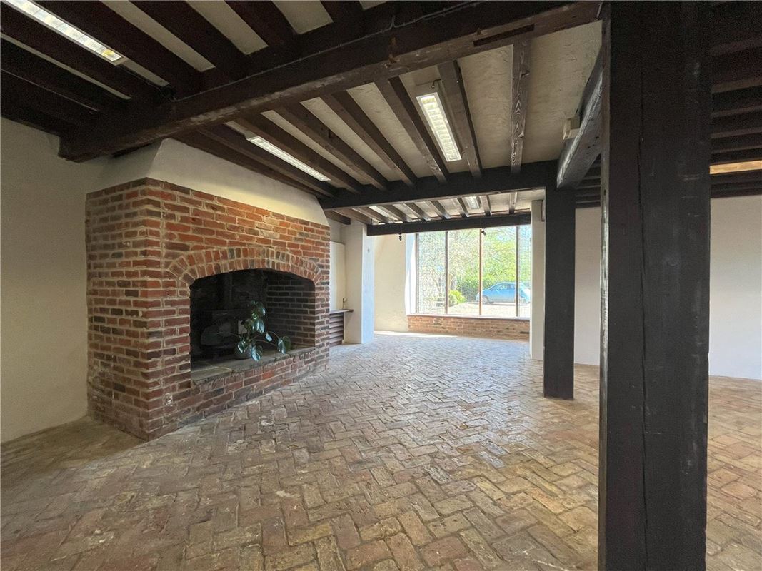 156 Sq M , The Old Bishops Palace, 11 Tower Road CB6 - Available