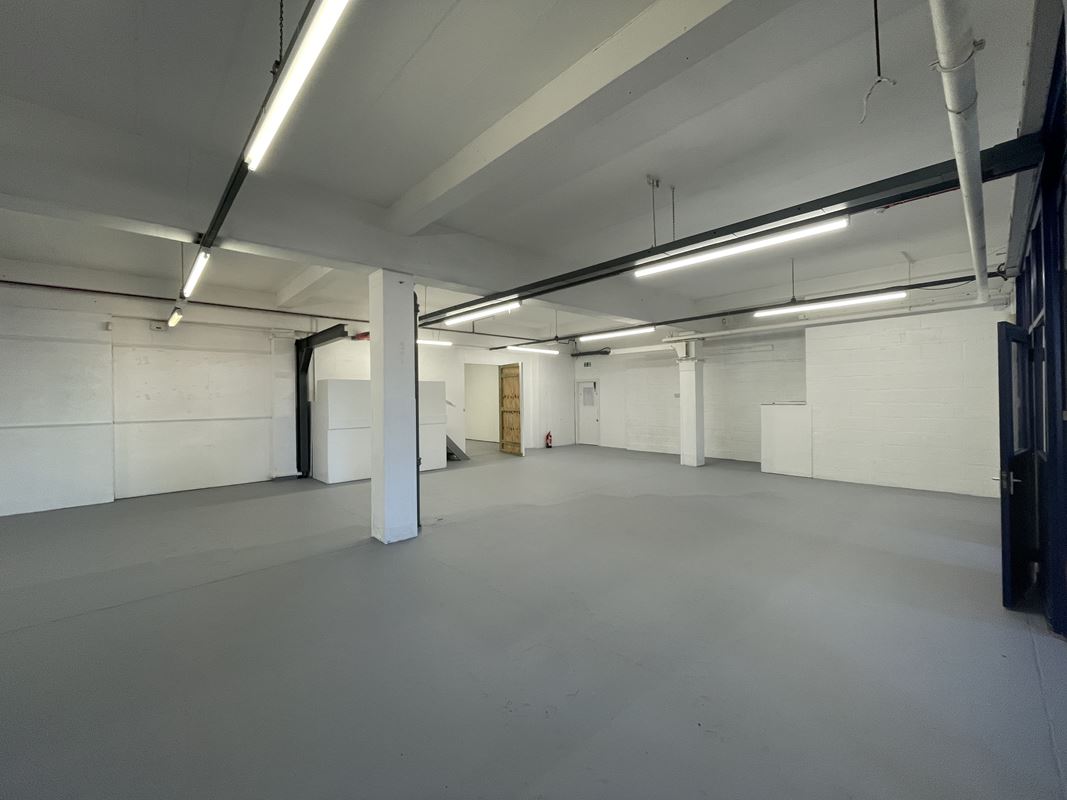 4,655 Sq Ft , Unit 1 , Bath Road SN10 - Available