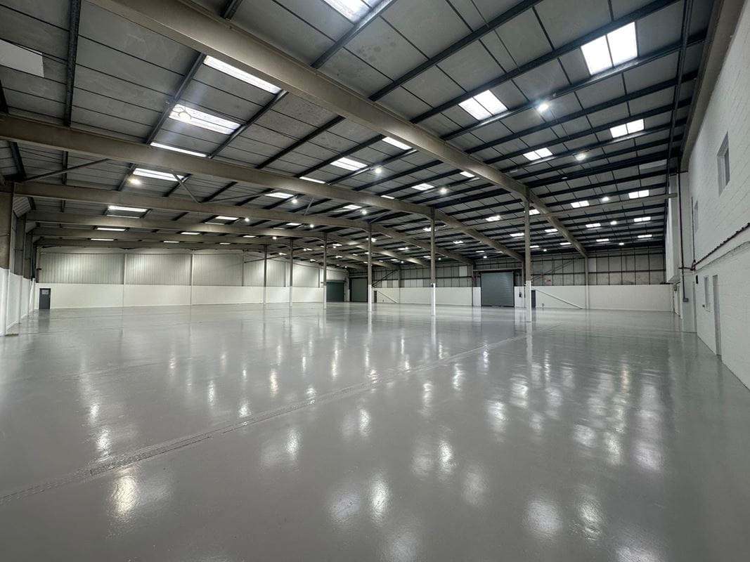 44,684 Sq Ft , 41 Edison Road PE27 - Available