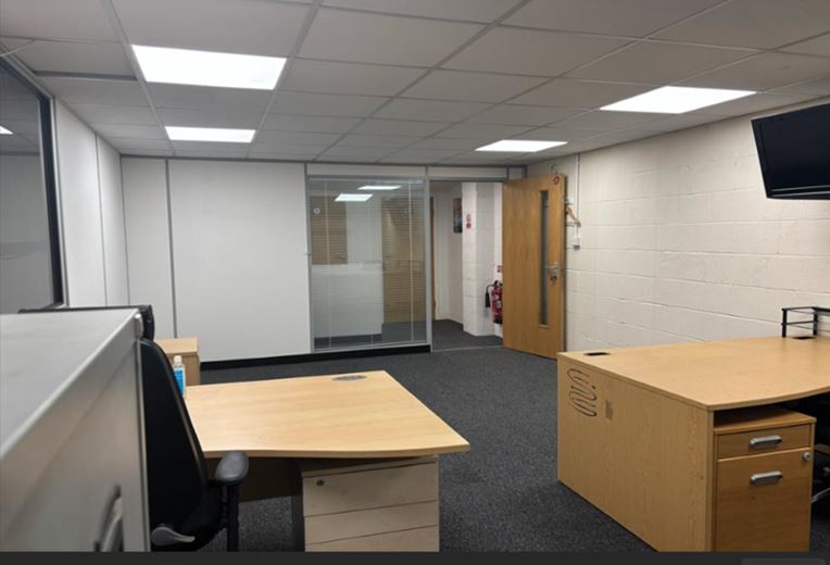 2,231 Sq Ft , Unit 17, Harris Road SN11 - Available
