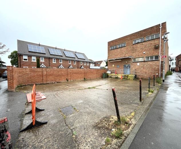 7,242 to 9,206 Sq Ft , 32-33 Market Place RG40 - Under Offer