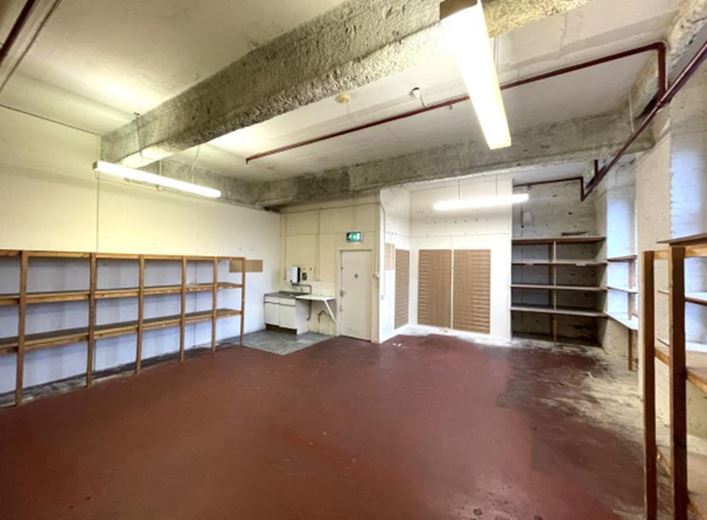 998 Sq Ft , Unit 24, The Shires Shopping Centre BA14 - Under Offer