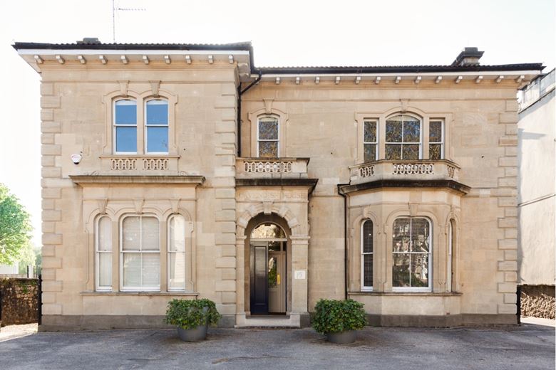 250 to 550 Sq Ft , Ground Floor Offices, 15 Whiteladies Road BS8 - Available