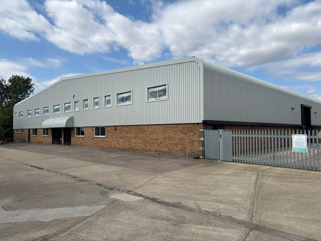 44,684 Sq Ft , 41 Edison Road PE27 - Under Offer