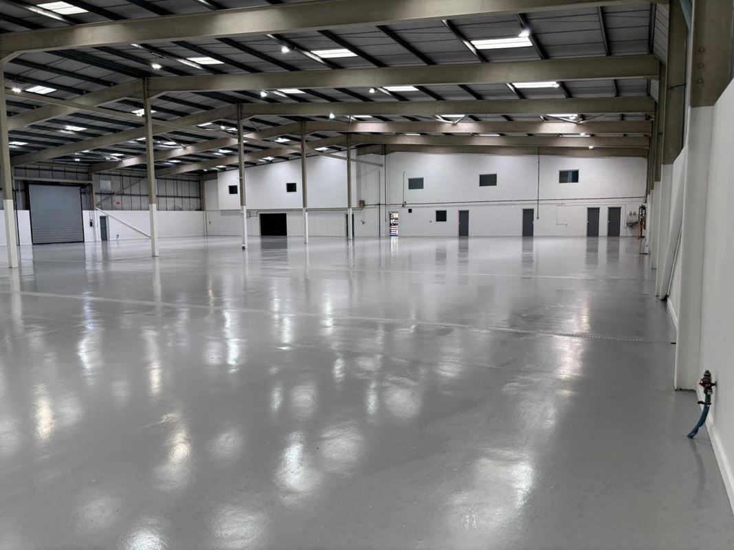 44,684 Sq Ft , 41 Edison Road PE27 - Under Offer