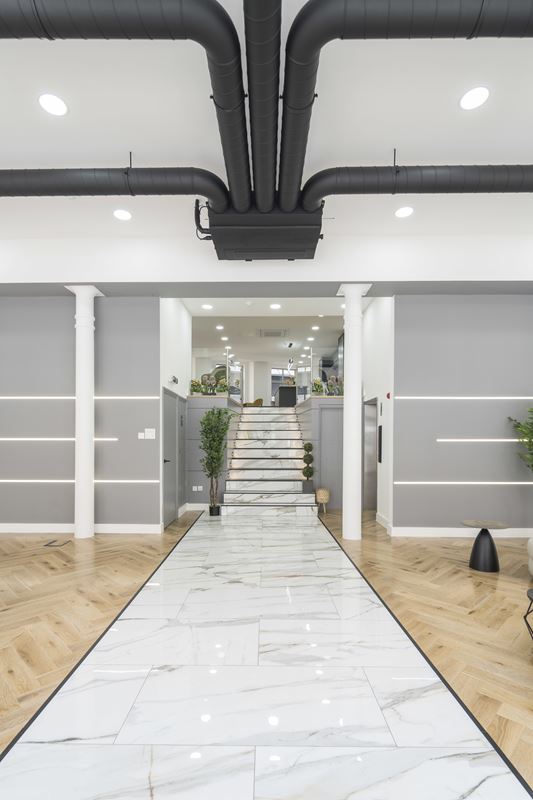  , 12 Old Street EC1V - Available