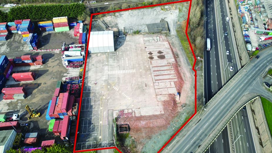 3.1 acres , Cakemore Road B65 - Available
