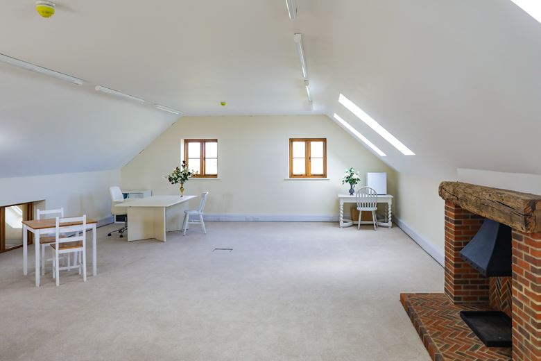 4,623 Sq Ft , The Farmhouse OX13 - Under Offer