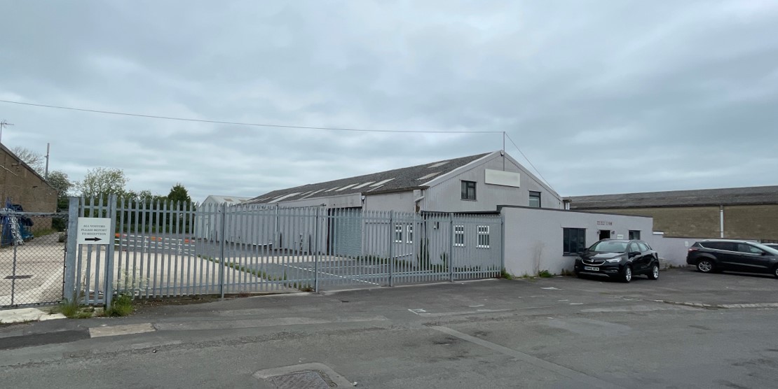 12,218 Sq Ft , Unit 3 Carterton Industrial Estate OX18 - Available