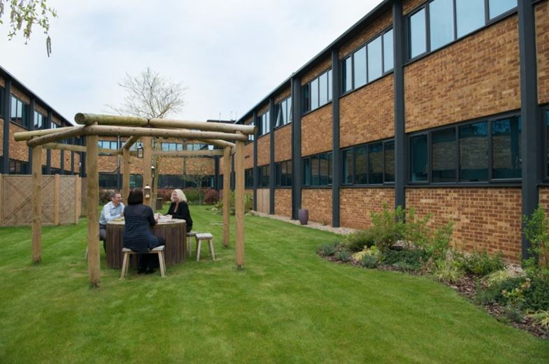 400 to 800 Sq Ft , Boston House Business Centre OX12 - Available