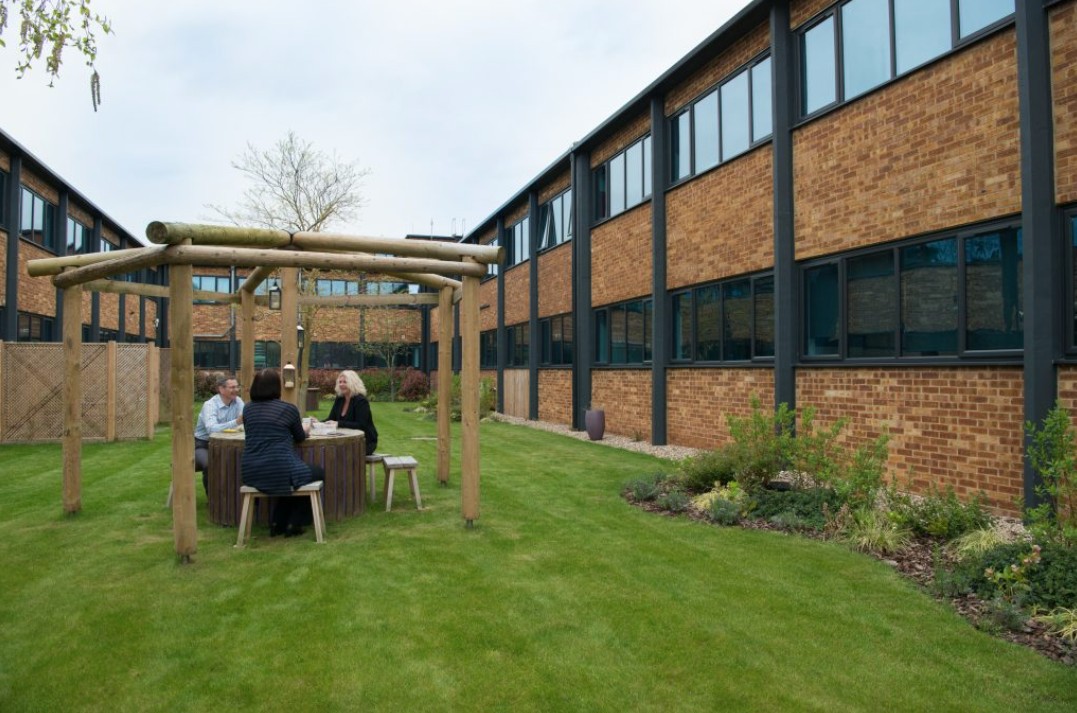 400 to 800 Sq Ft , Boston House Business Centre OX12 - Available