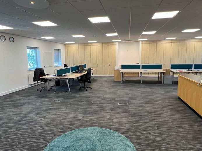 3,939 Sq Ft , Cardale Park HG3 - Under Offer