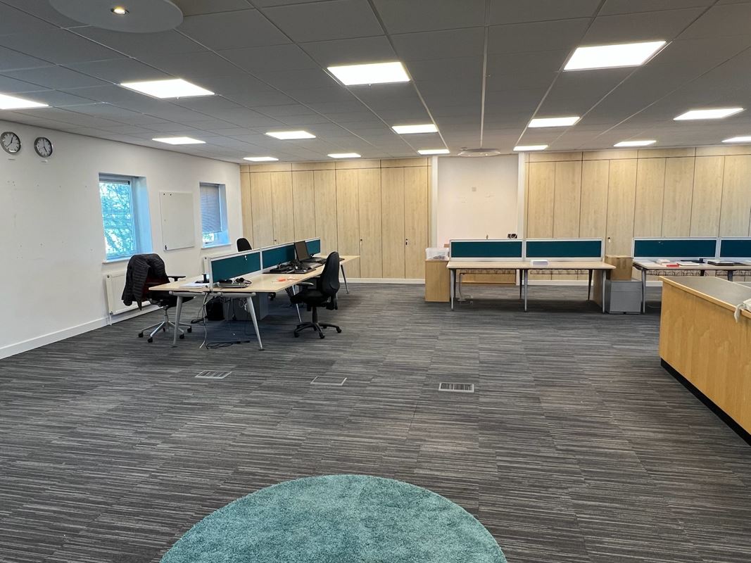 3,939 Sq Ft , Cardale Park HG3 - Under Offer