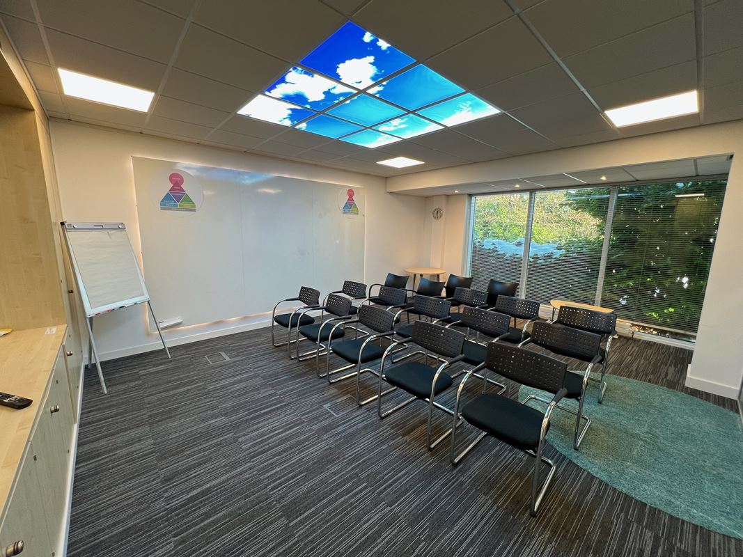 3,939 Sq Ft , Cardale Park HG3 - Under Offer