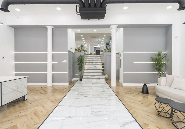  , 12 Old Street EC1V - Available