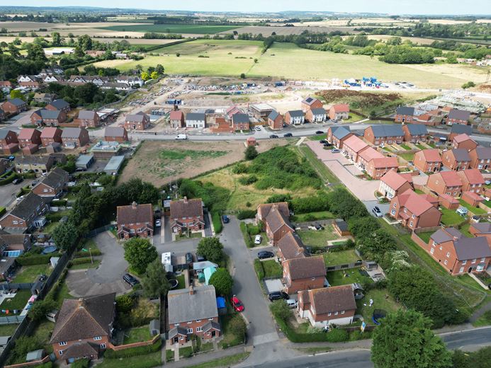 0.61 acres , Land Off The Meer OX10 - Available