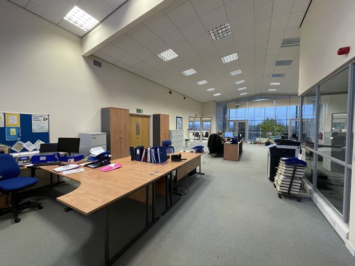 17,677 Sq Ft , Unit 20 Grove Business Park OX12 - Available
