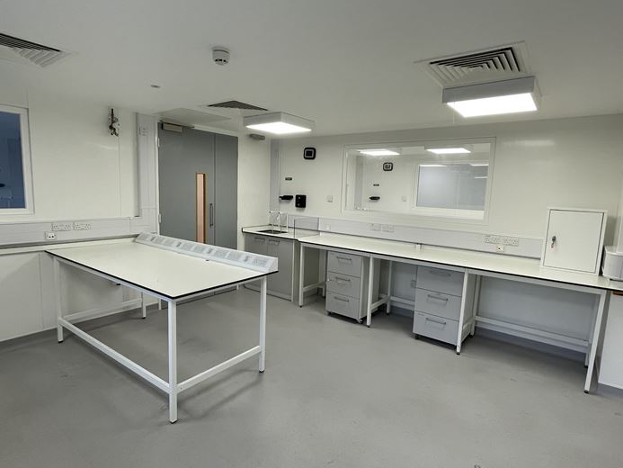 21,148 Sq Ft , 4-10 The Quadrant OX14 - Available