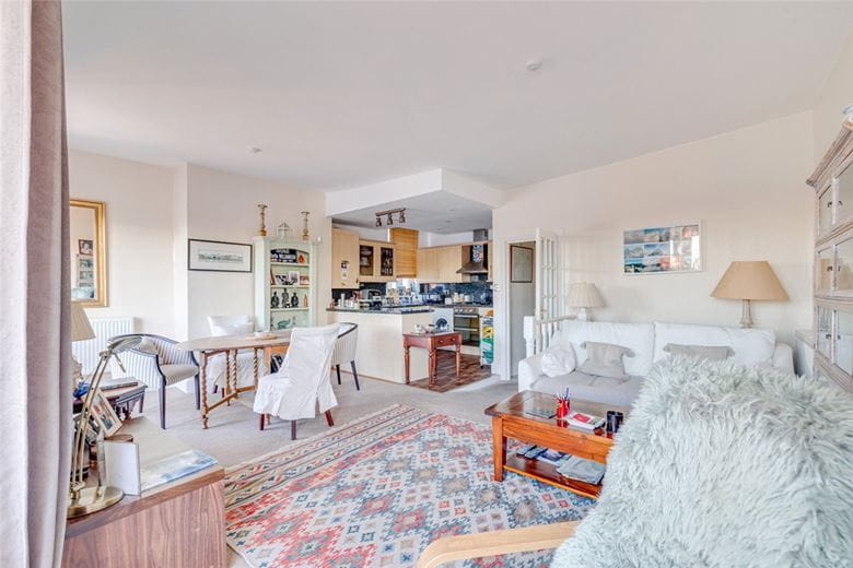 2 bedroom flat, The Terrace, London SW13 - Let Agreed