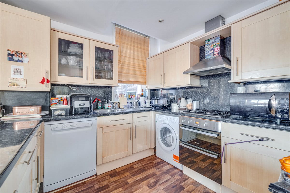 2 bedroom flat, The Terrace, London SW13 - Let Agreed