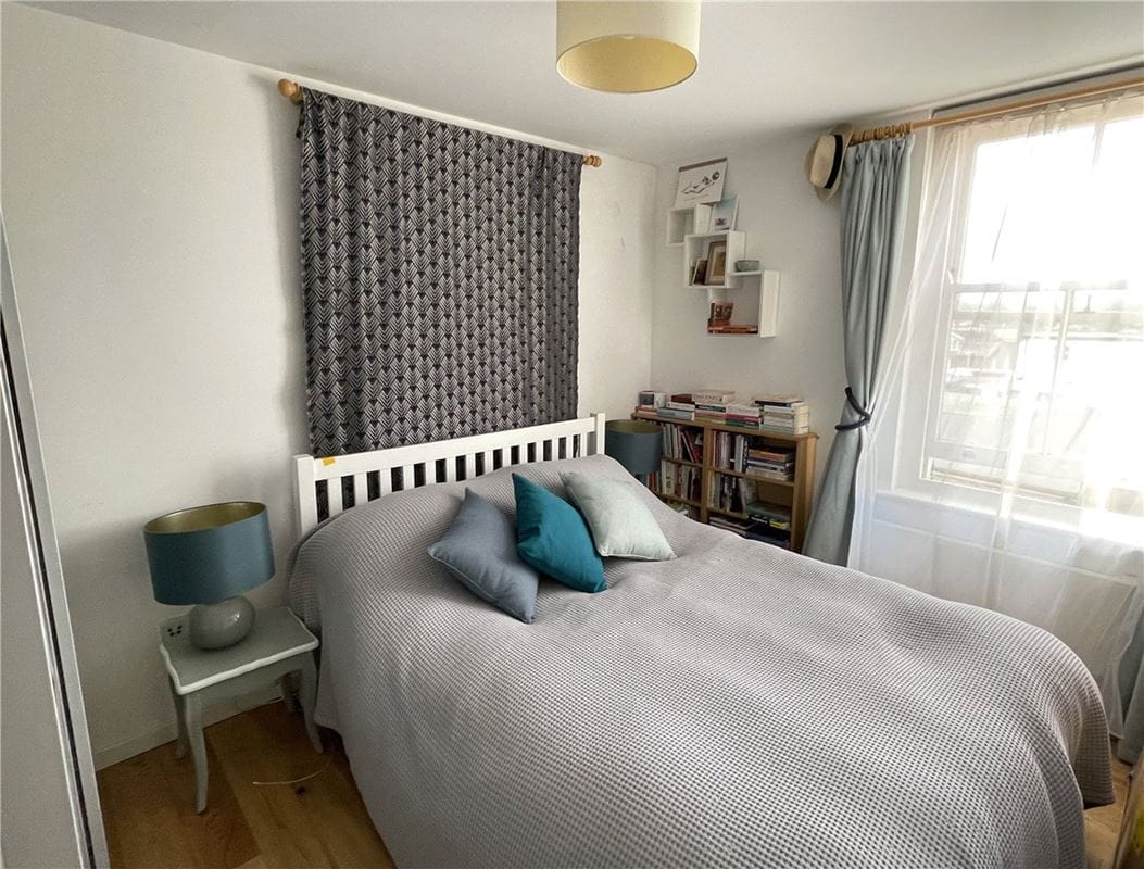 1 bedroom flat, Church Road, London SW13 - Available