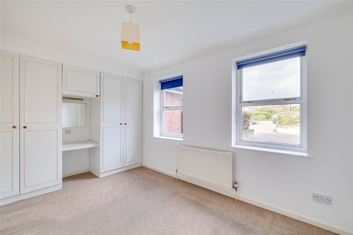 1 bedroom flat, Dovecote Gardens, London SW14