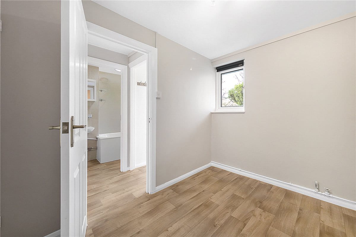 2 bedroom flat, The Hermitage, London SW13 - Let Agreed