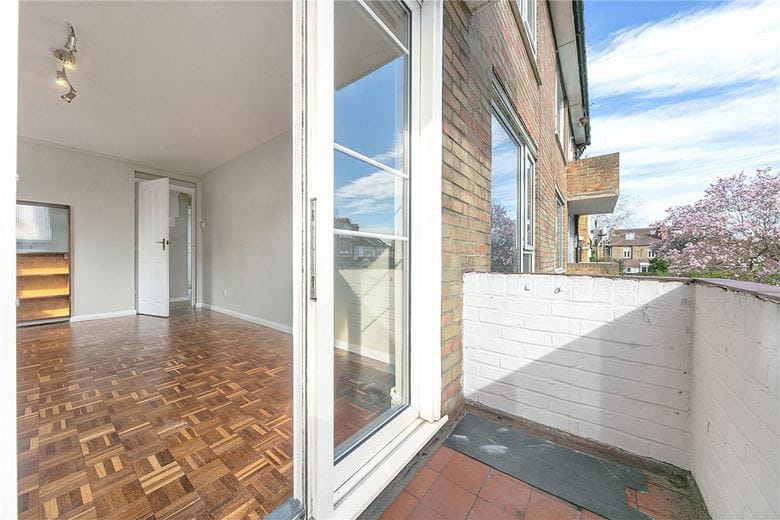 2 bedroom flat, The Hermitage, London SW13 - Let Agreed