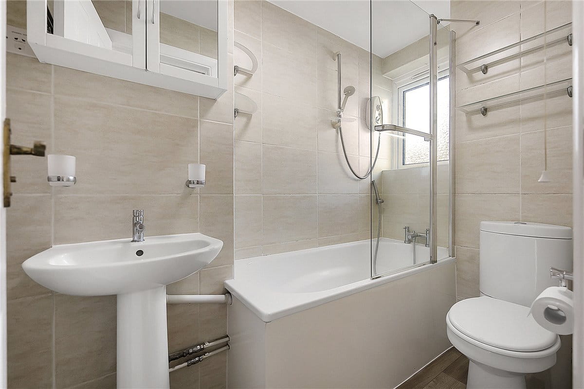 2 bedroom flat, The Hermitage, London SW13 - Let Agreed