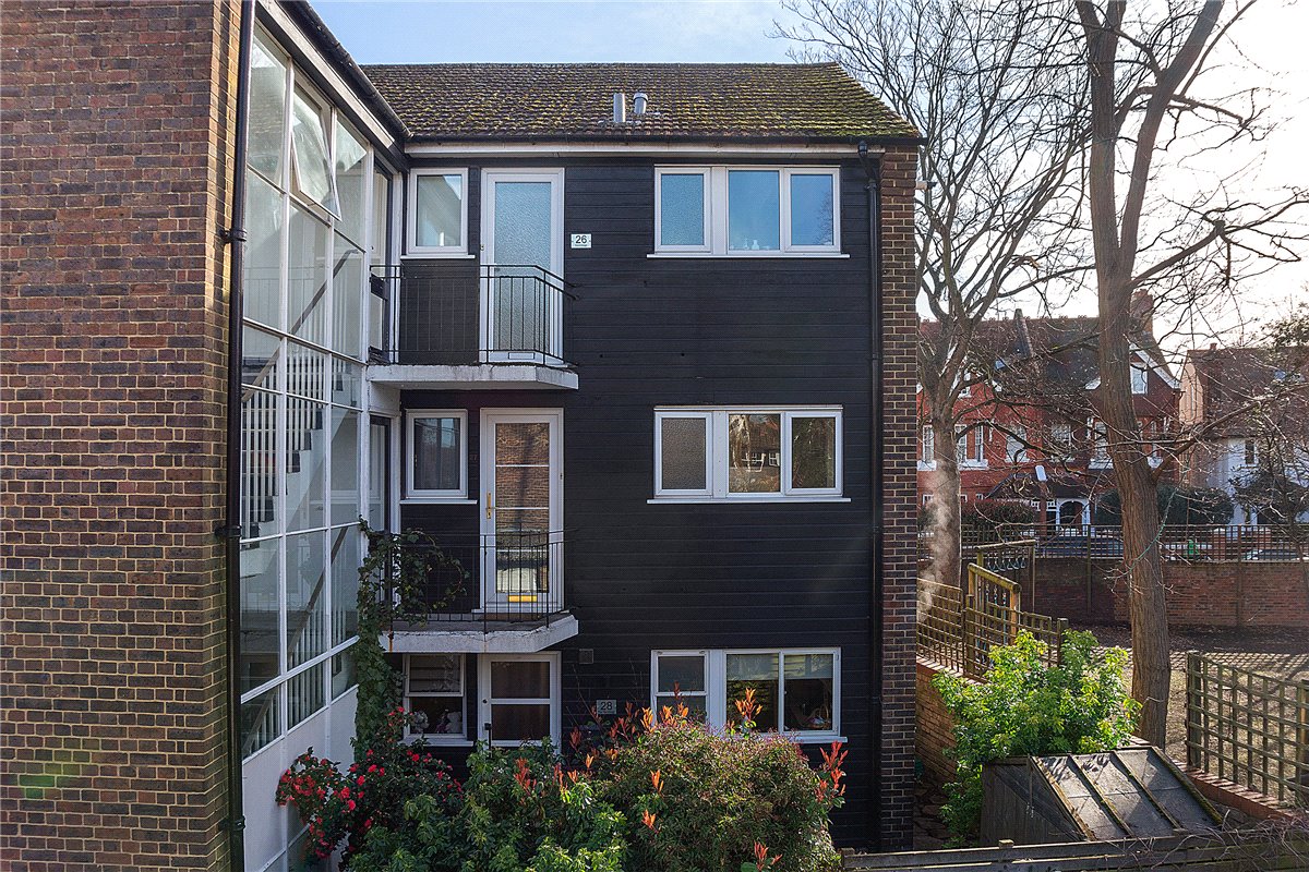 2 bedroom flat, The Hermitage, London SW13 - Let Agreed