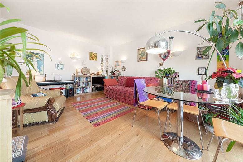 1 bedroom flat, Vineyard Heights, 30 Mortlake High Street SW14