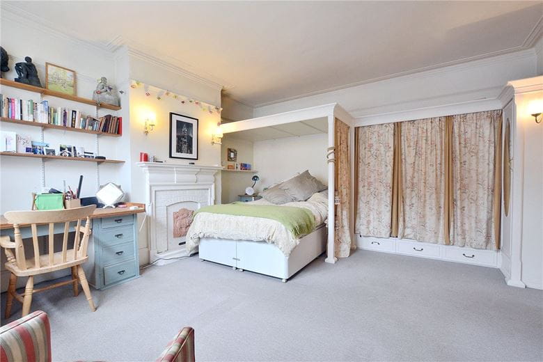 1 bedroom flat, Clavering Avenue, London SW13 - Let Agreed
