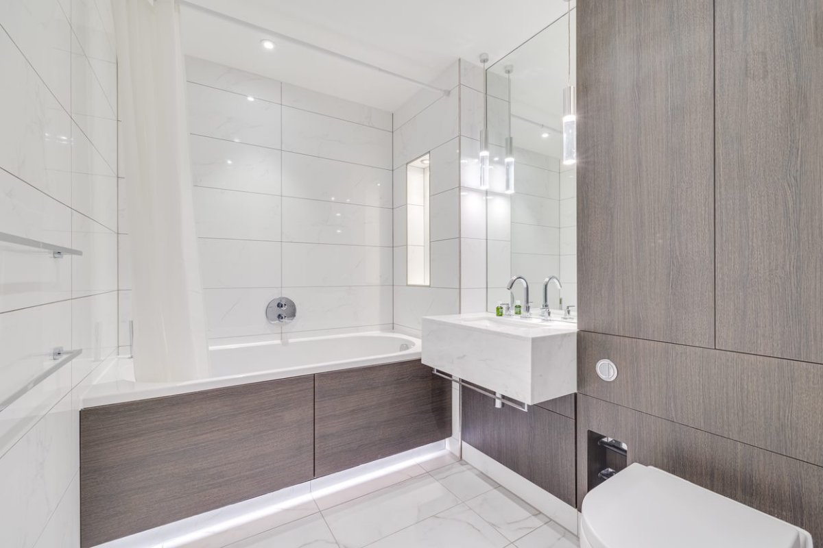 2 bedroom flat, Montpellier House, Glenthorne Road W6