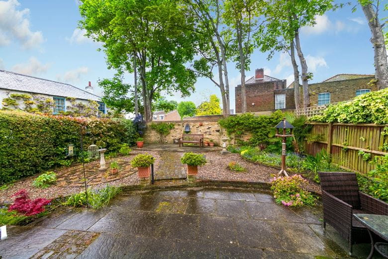 4 bedroom house, St Marys Mews, Richmond TW10