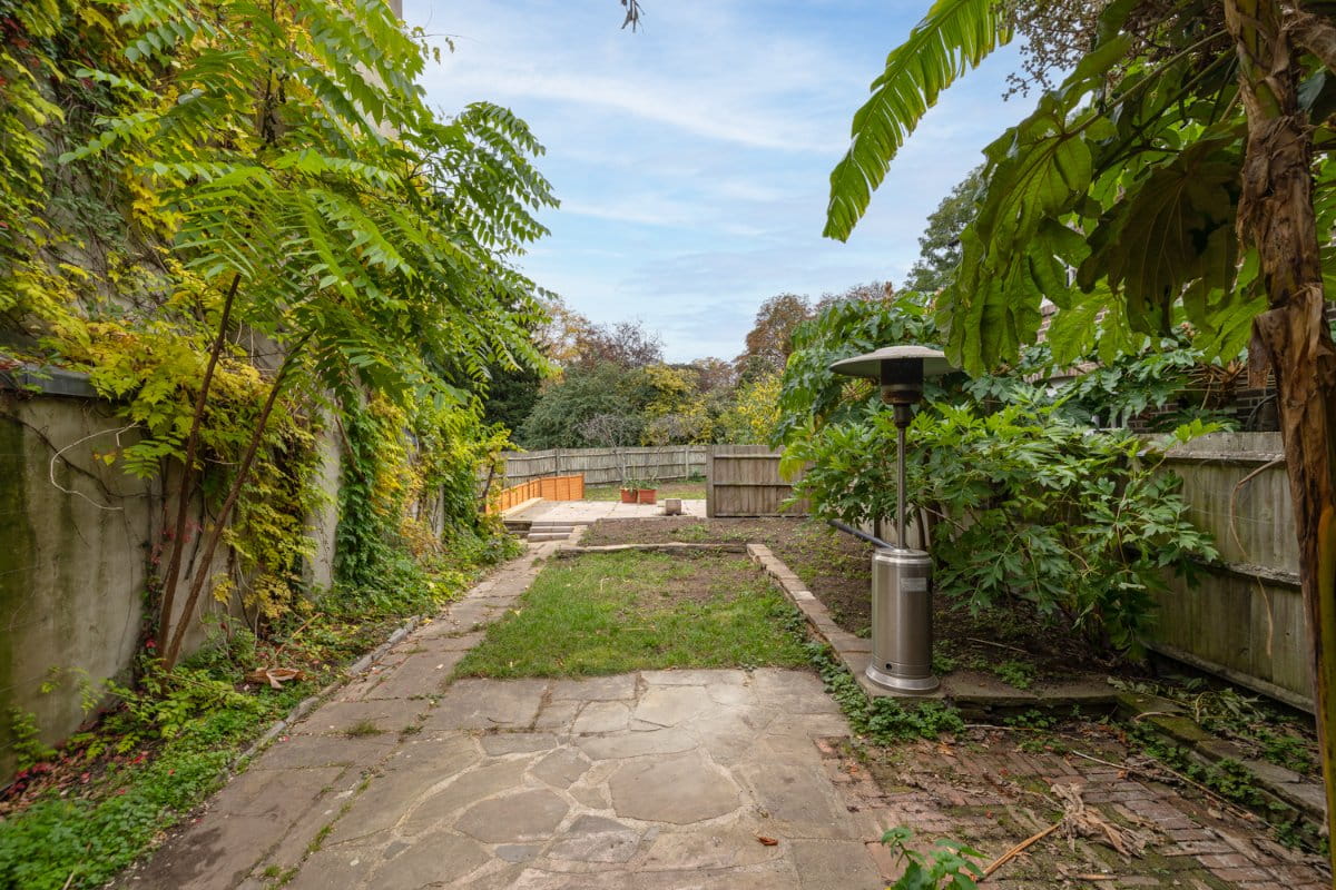  bedroom house, Kew Green, Richmond TW9 - Available