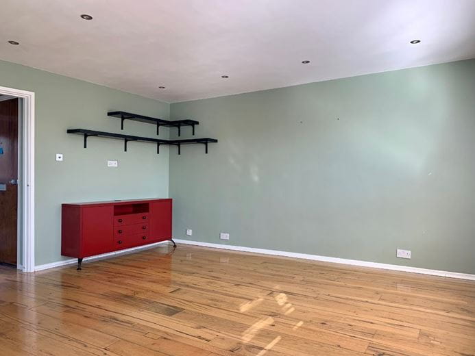 1 bedroom flat, Ashburnham Road, Richmond TW10 - Available