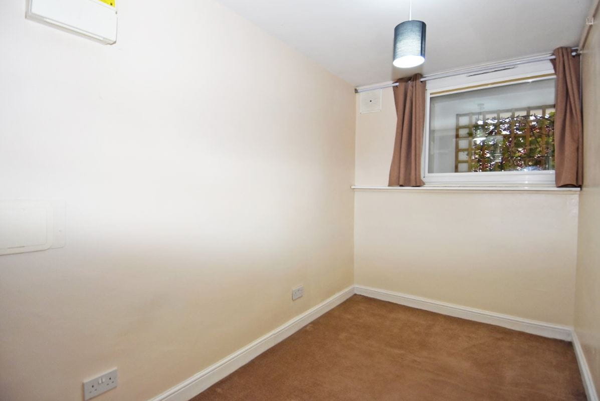 1 bedroom maisonette, Hardwicke Road, Richmond TW10 - Available