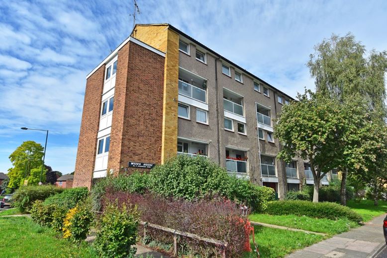 1 bedroom maisonette, Hardwicke Road, Richmond TW10 - Available