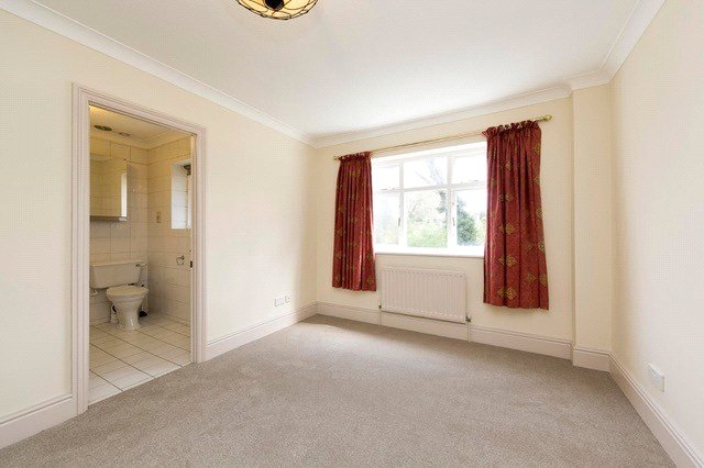 3 bedroom house, Lower Grove Road, Richmond TW10 - Let Agreed