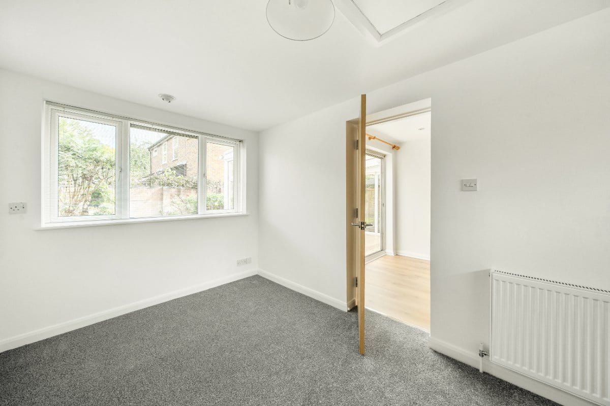 4 bedroom house, Fisherman Close, Richmond TW10 - Available