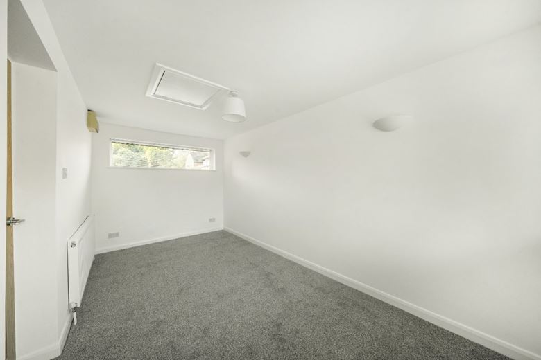 4 bedroom house, Fisherman Close, Richmond TW10 - Available